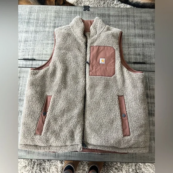 Carhartt Womens Montana Reversible Relaxed Fit Insulated Puffer Vest - Picture 2 of 3